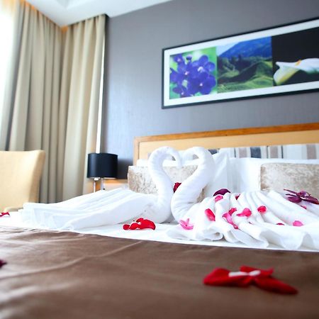Tenera Hotel Bangi Extérieur photo