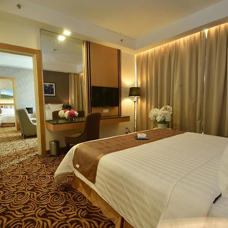 Tenera Hotel Bangi Extérieur photo