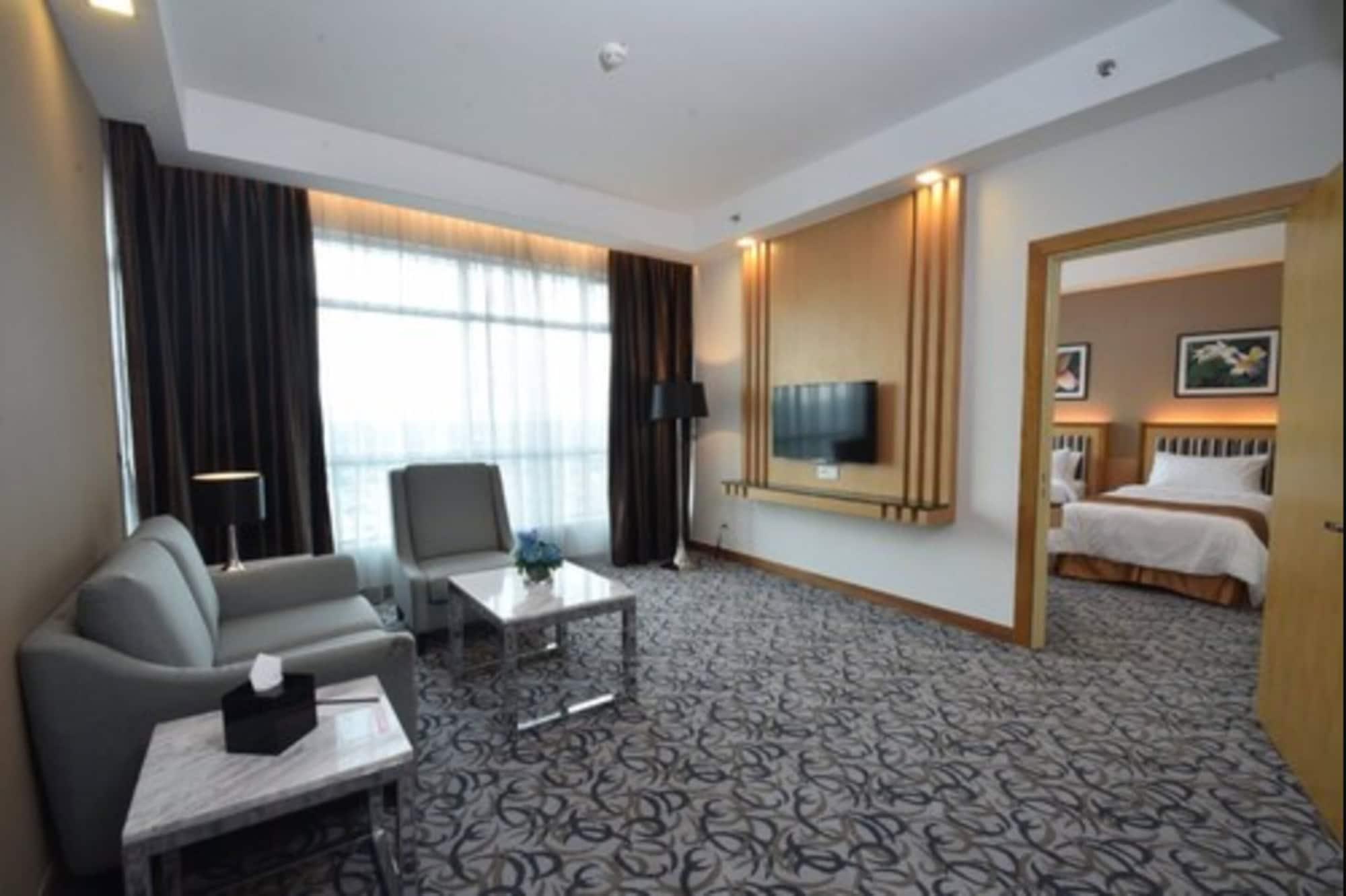 Tenera Hotel Bangi Extérieur photo Suite
