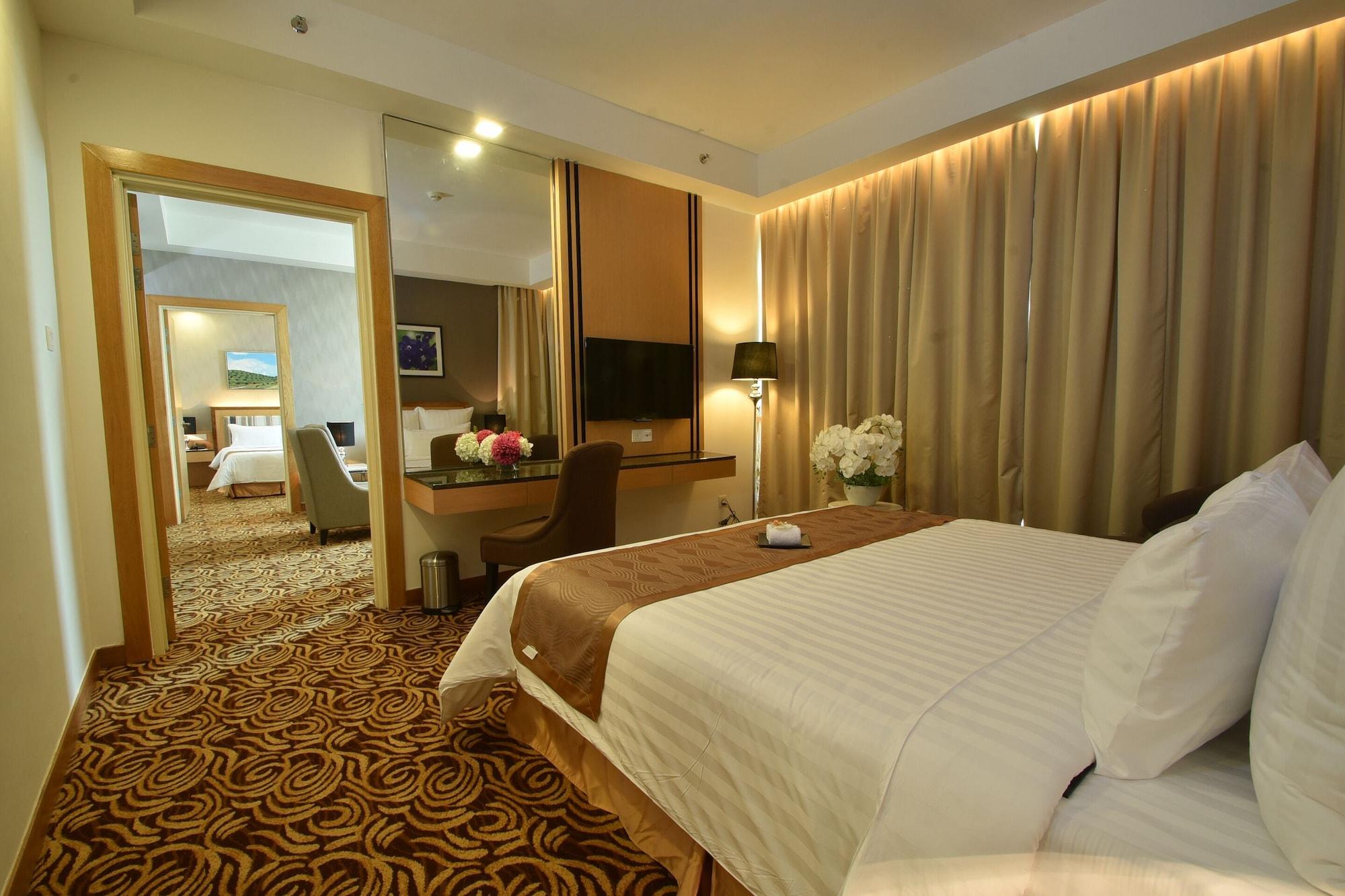 Tenera Hotel Bangi Extérieur photo Suite