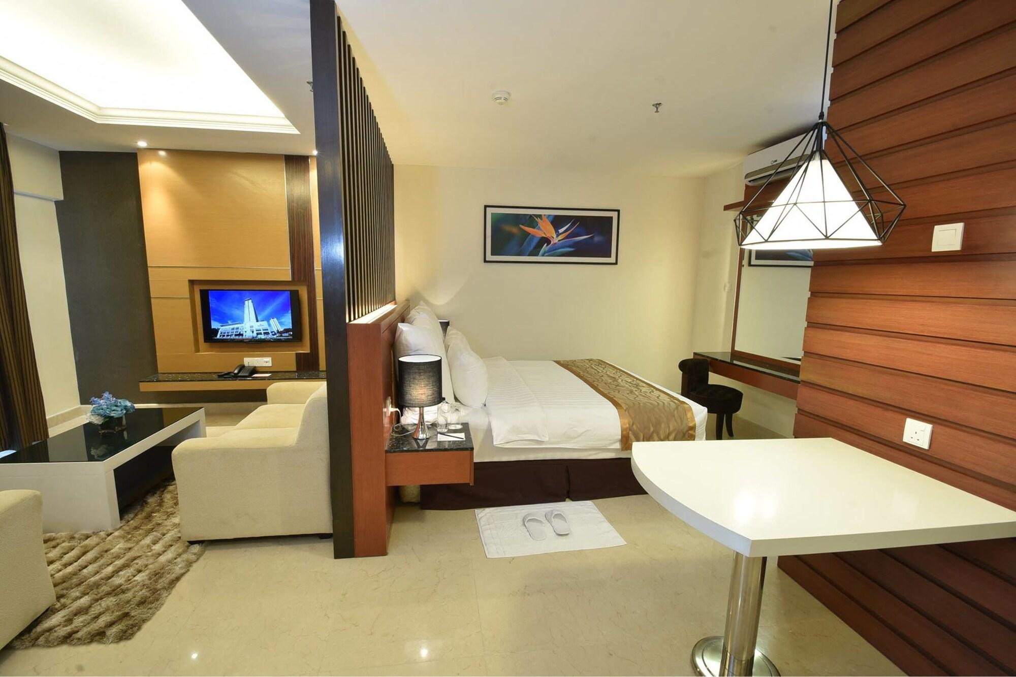 Tenera Hotel Bangi Extérieur photo A room at the hotel